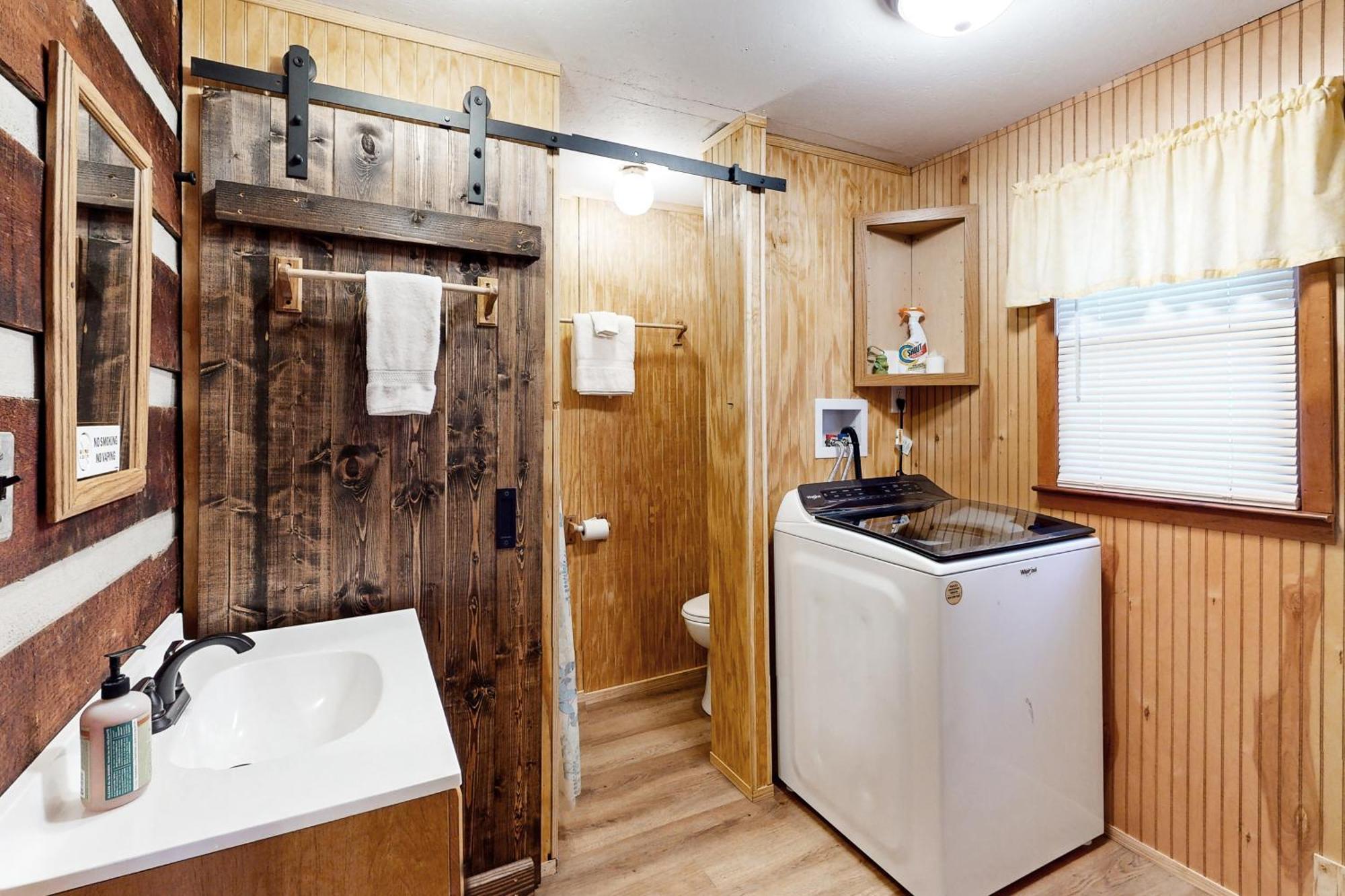 2 Bed 2 Bath Vacation Home In Whittier II Bagian luar foto