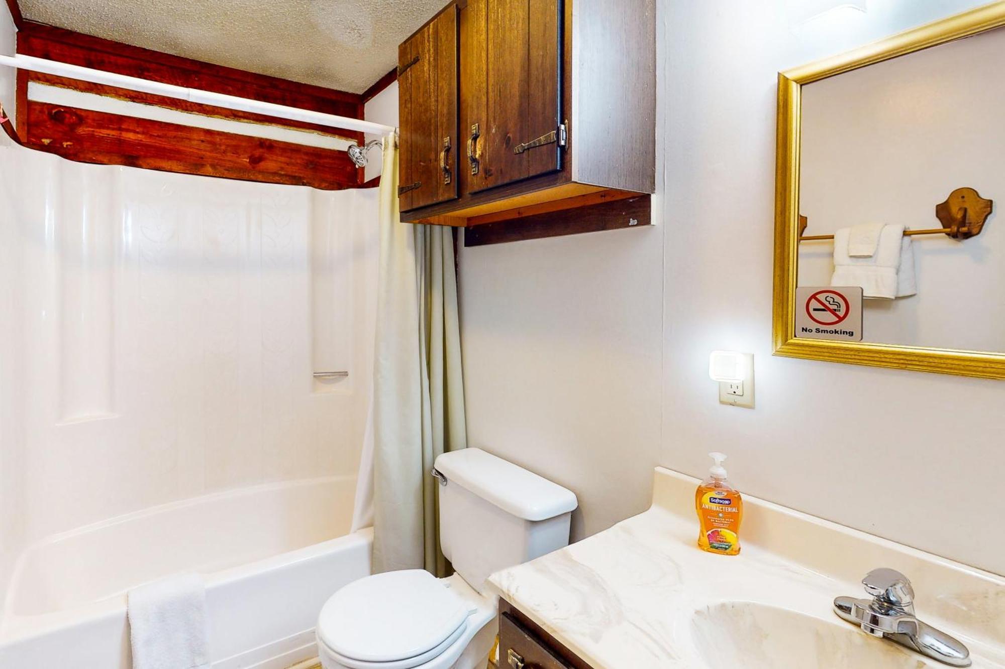 2 Bed 2 Bath Vacation Home In Whittier II Bagian luar foto